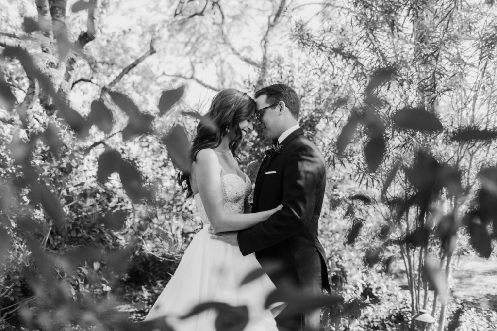 Modern Classic Paradise Valley Country Club Wedding in Arizona by Kadi Tobin Photography