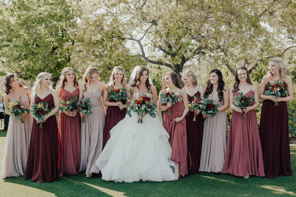 Modern Classic Paradise Valley Country Club Wedding in Arizona by Kadi Tobin Photography