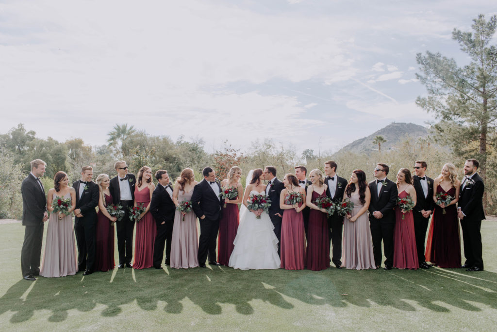 Modern Classic Paradise Valley Country Club Wedding in Arizona by Kadi Tobin Photography
