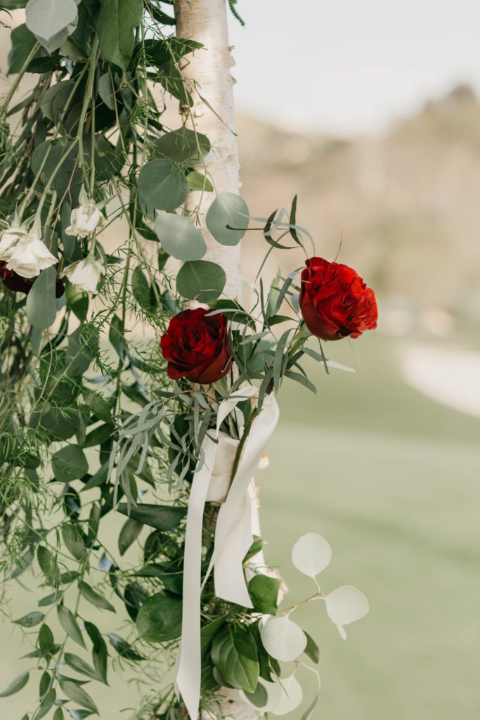 Modern Classic Paradise Valley Country Club Wedding in Arizona by Kadi Tobin Photography