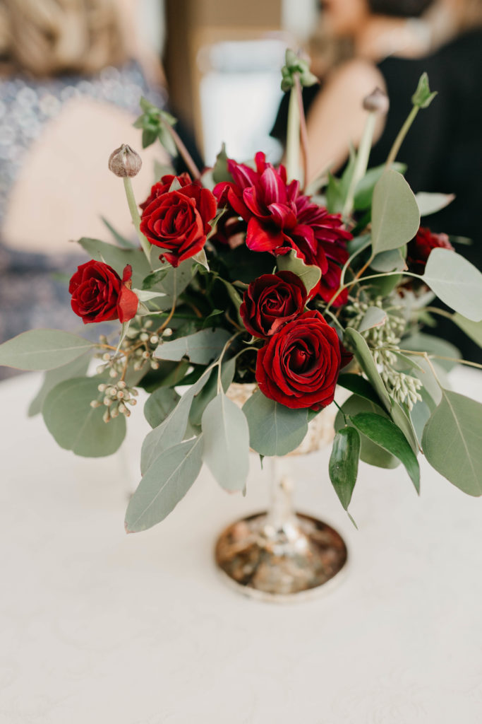 Modern Classic Paradise Valley Country Club Wedding in Arizona by Kadi Tobin Photography