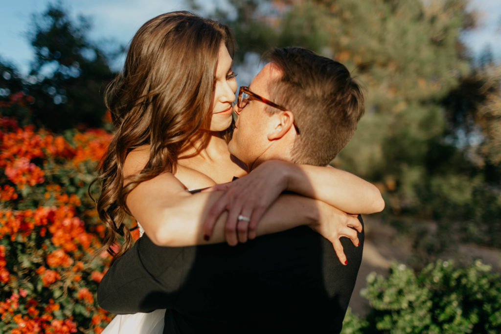 Modern Classic Paradise Valley Country Club Wedding in Arizona by Kadi Tobin Photography