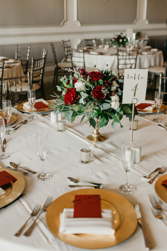 Modern Classic Paradise Valley Country Club Wedding in Arizona by Kadi Tobin Photography