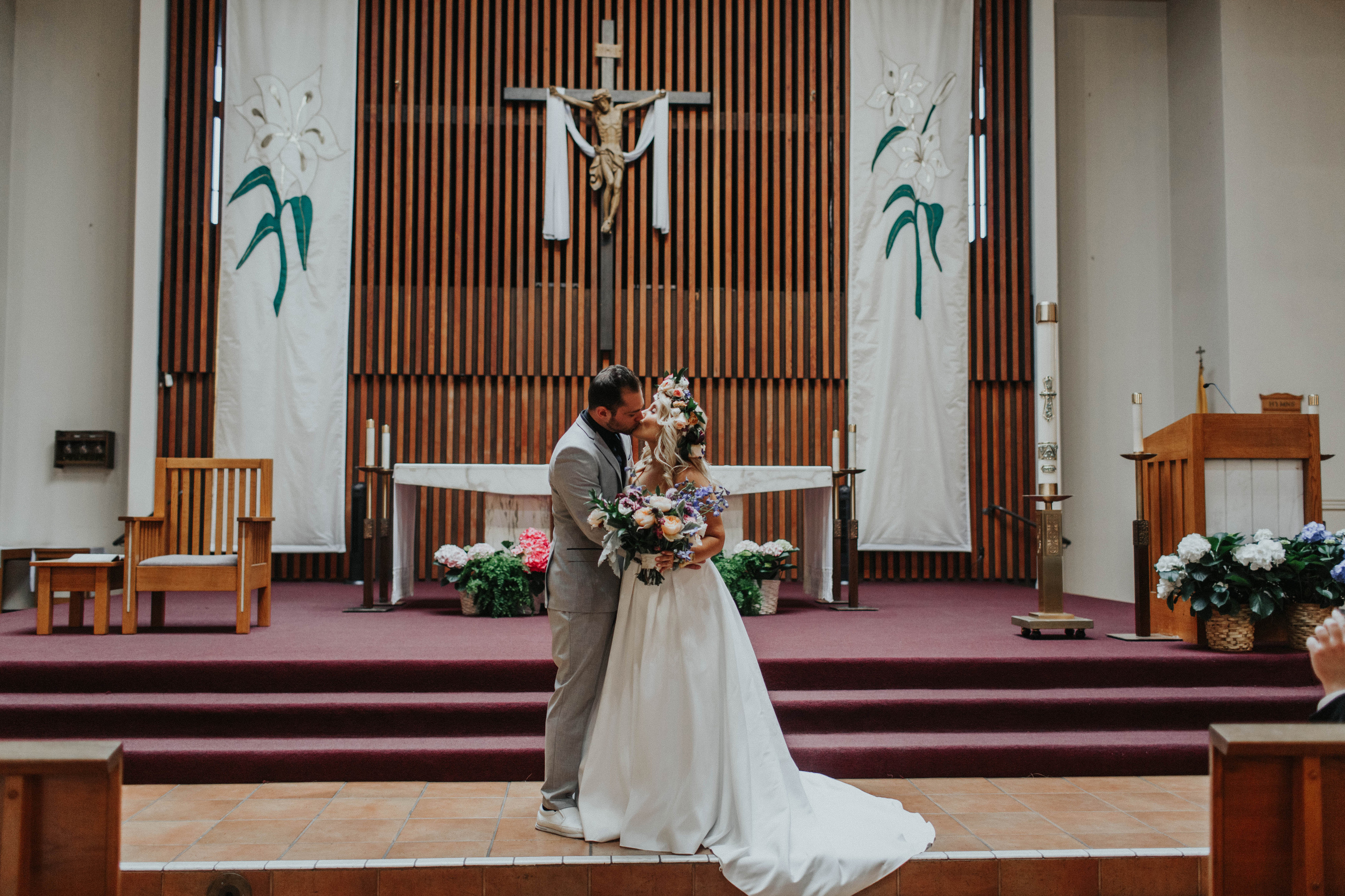 A colorful greenhouse wedding at the five crowns in Corona Del Mar and Crystal cove, California