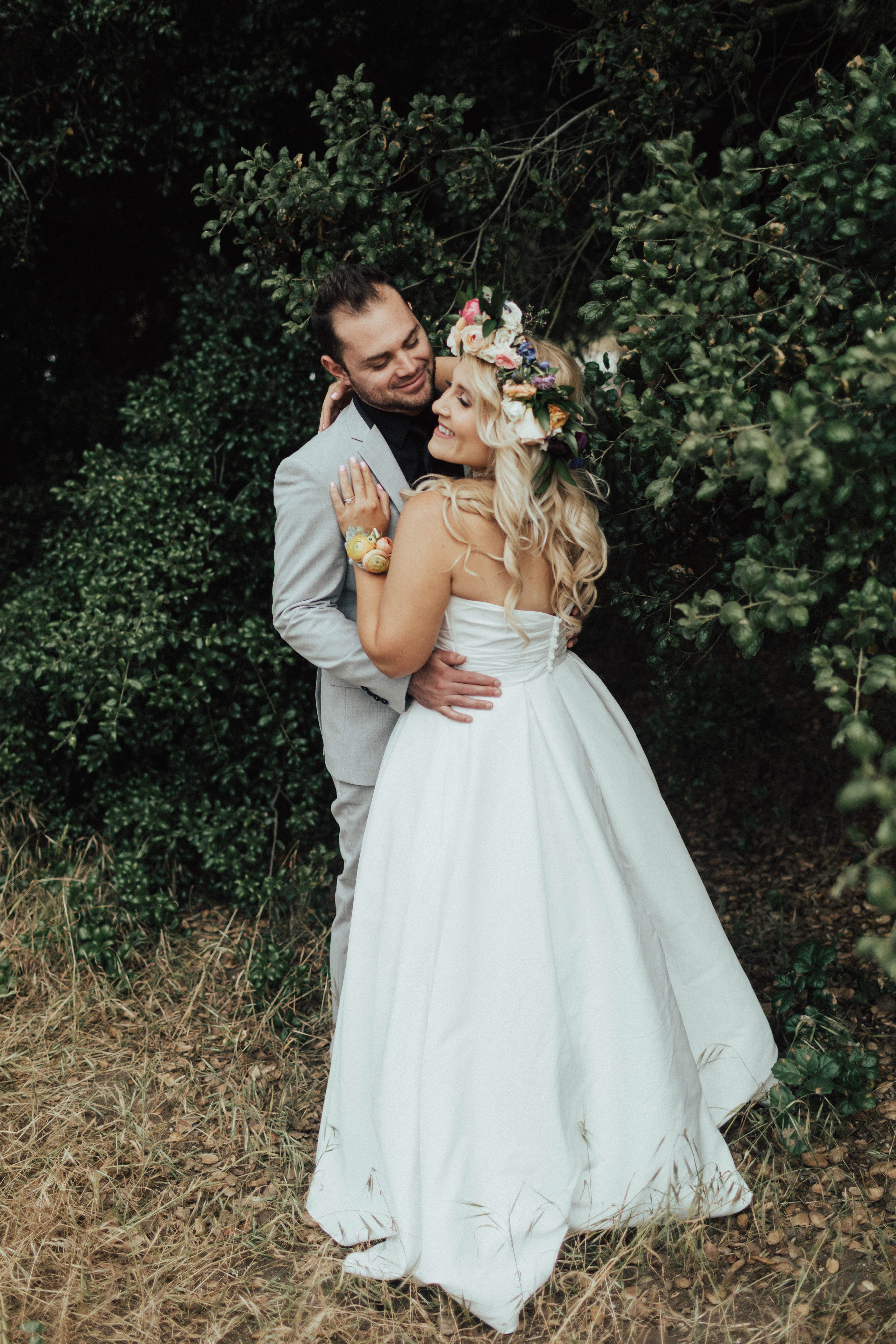 A colorful greenhouse wedding at the five crowns in Corona Del Mar and Crystal cove, California