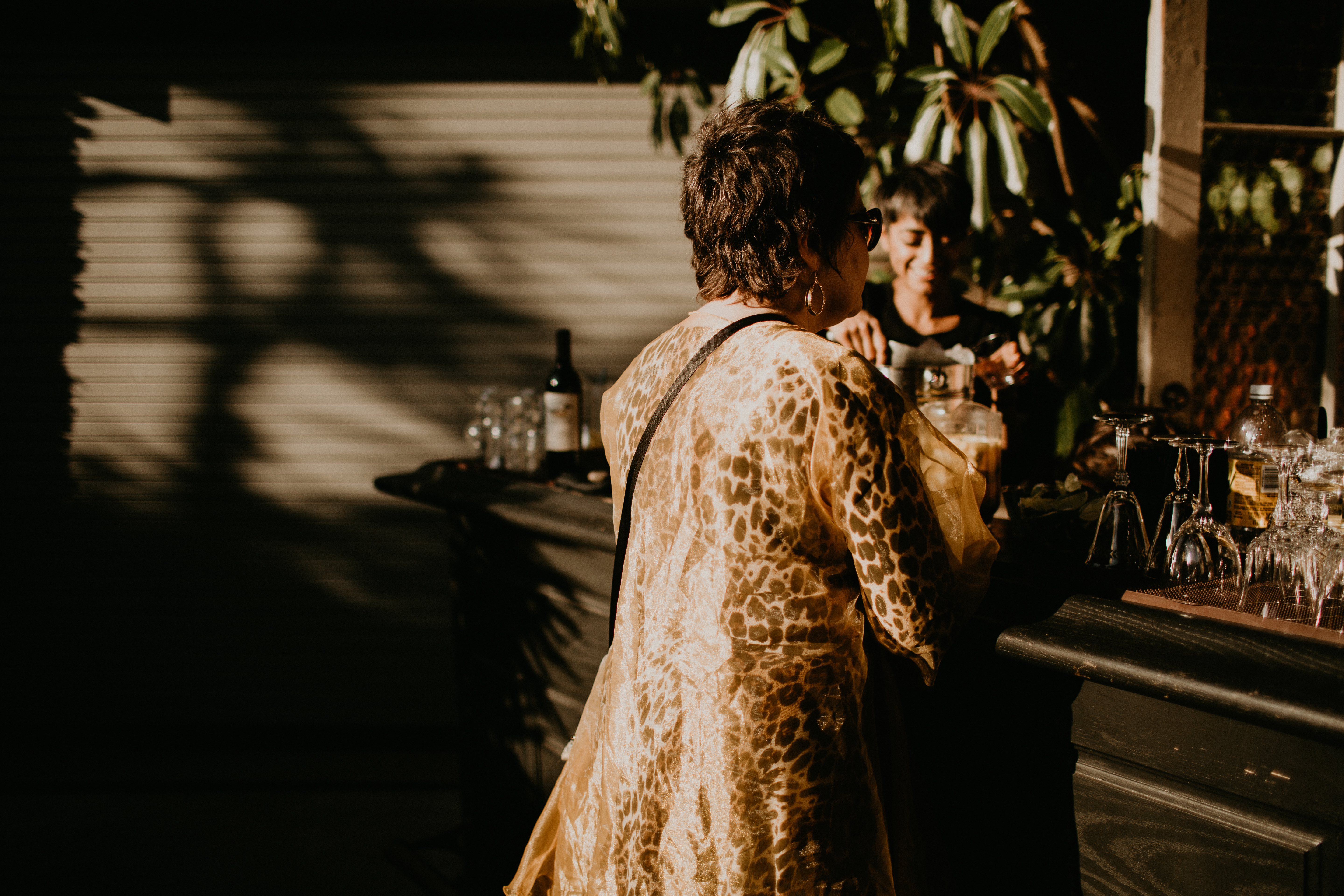A modern romantic and edgy wedding at the smog shoppe by Los Angeles Wedding Photographer Kadi Tobin