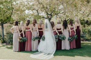 Modern Classic Paradise Valley Country Club Wedding in Arizona by Kadi Tobin Photography