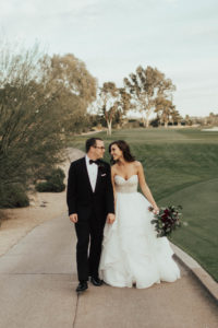 Modern Classic Paradise Valley Country Club Wedding in Arizona by Kadi Tobin Photography