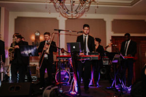 Modern Classic Paradise Valley Country Club Wedding in Arizona by Kadi Tobin Photography