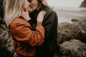 A rainy ruby beach engagement session in Olympic National Park, Washington by Kadi Tobin Photography