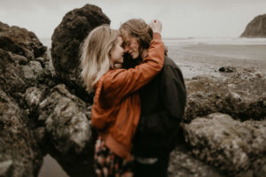A rainy ruby beach engagement session in Olympic National Park, Washington by Kadi Tobin Photography