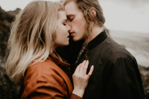 A rainy ruby beach engagement session in Olympic National Park, Washington by Kadi Tobin Photography