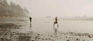 A rainy ruby beach engagement session in Olympic National Park, Washington by Kadi Tobin Photography
