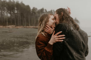 A rainy ruby beach engagement session in Olympic National Park, Washington by Kadi Tobin Photography