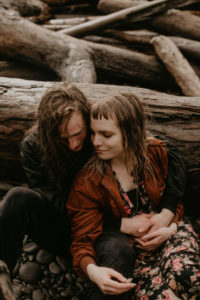 A rainy ruby beach engagement session in Olympic National Park, Washington by Kadi Tobin Photography