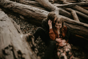 A rainy ruby beach engagement session in Olympic National Park, Washington by Kadi Tobin Photography