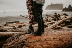 A rainy ruby beach engagement session in Olympic National Park, Washington by Kadi Tobin Photography