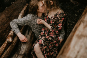 A rainy ruby beach engagement session in Olympic National Park, Washington by Kadi Tobin Photography