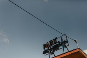 A modern romantic and edgy wedding at the smog shoppe by Los Angeles Wedding Photographer Kadi Tobin