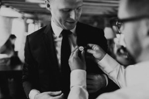 A modern romantic and edgy wedding at the smog shoppe by Los Angeles Wedding Photographer Kadi Tobin