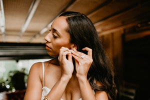 A modern romantic and edgy wedding at the smog shoppe by Los Angeles Wedding Photographer Kadi Tobin