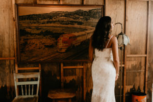 A modern romantic and edgy wedding at the smog shoppe by Los Angeles Wedding Photographer Kadi Tobin
