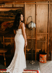 A modern romantic and edgy wedding at the smog shoppe by Los Angeles Wedding Photographer Kadi Tobin