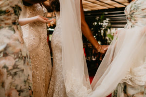 A modern romantic and edgy wedding at the smog shoppe by Los Angeles Wedding Photographer Kadi Tobin