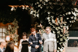 A modern romantic and edgy wedding at the smog shoppe by Los Angeles Wedding Photographer Kadi Tobin