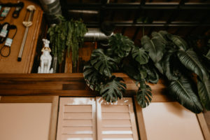 A modern romantic and edgy wedding at the smog shoppe by Los Angeles Wedding Photographer Kadi Tobin