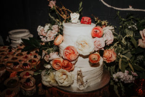 A modern romantic and edgy wedding at the smog shoppe by Los Angeles Wedding Photographer Kadi Tobin